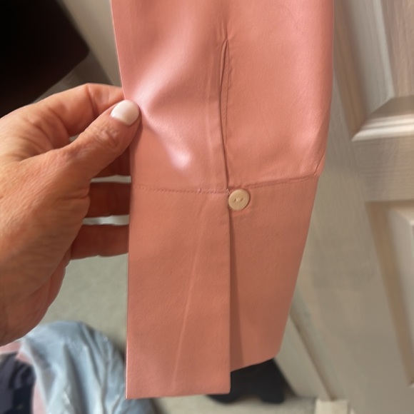 Gorgeous pale pink Tracy M blouse.  Worn 1x. 100% silk - Picture 3 of 4
